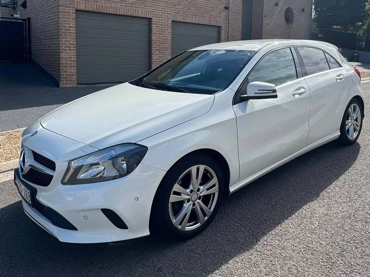Mercedes-Benz A 180 A 180 BE Edition — photo 1 of 9