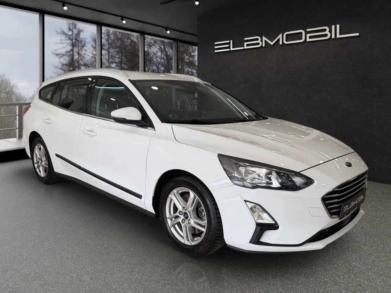 Ford Focus Turnier 1.5 EcoBlue Cool & Connect *LED*1H — photo 1 of 37