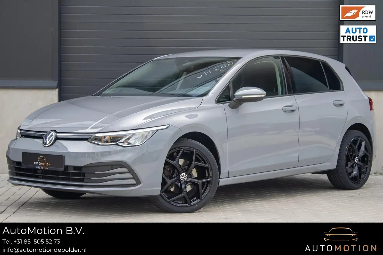 Volkswagen Golf 1.0 eTSI Life Harman Kardon Stoelverwarming ACC Sf — photo 1 of 40