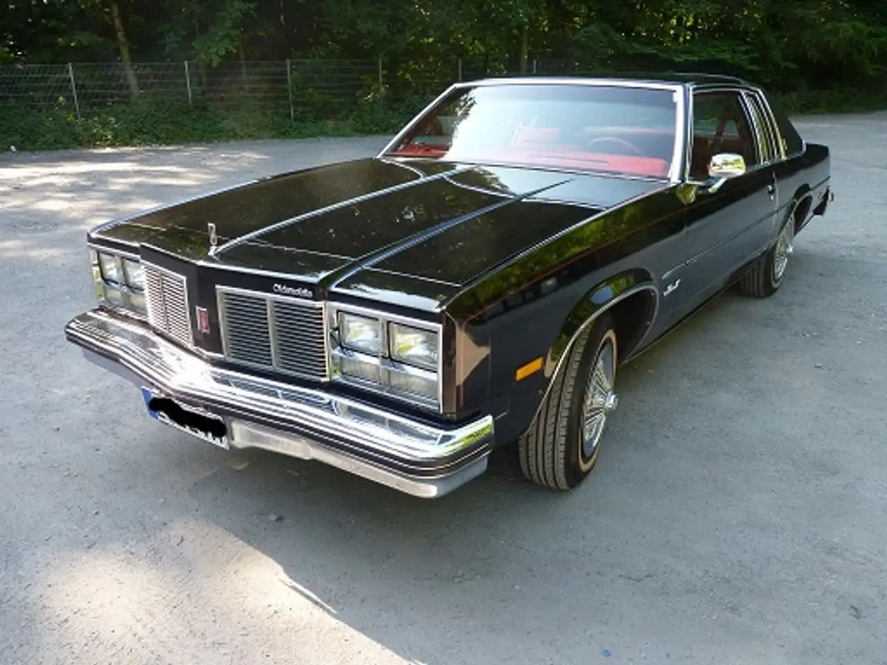 Oldsmobile Delta 88 Royal Coupe — photo 1 of 15