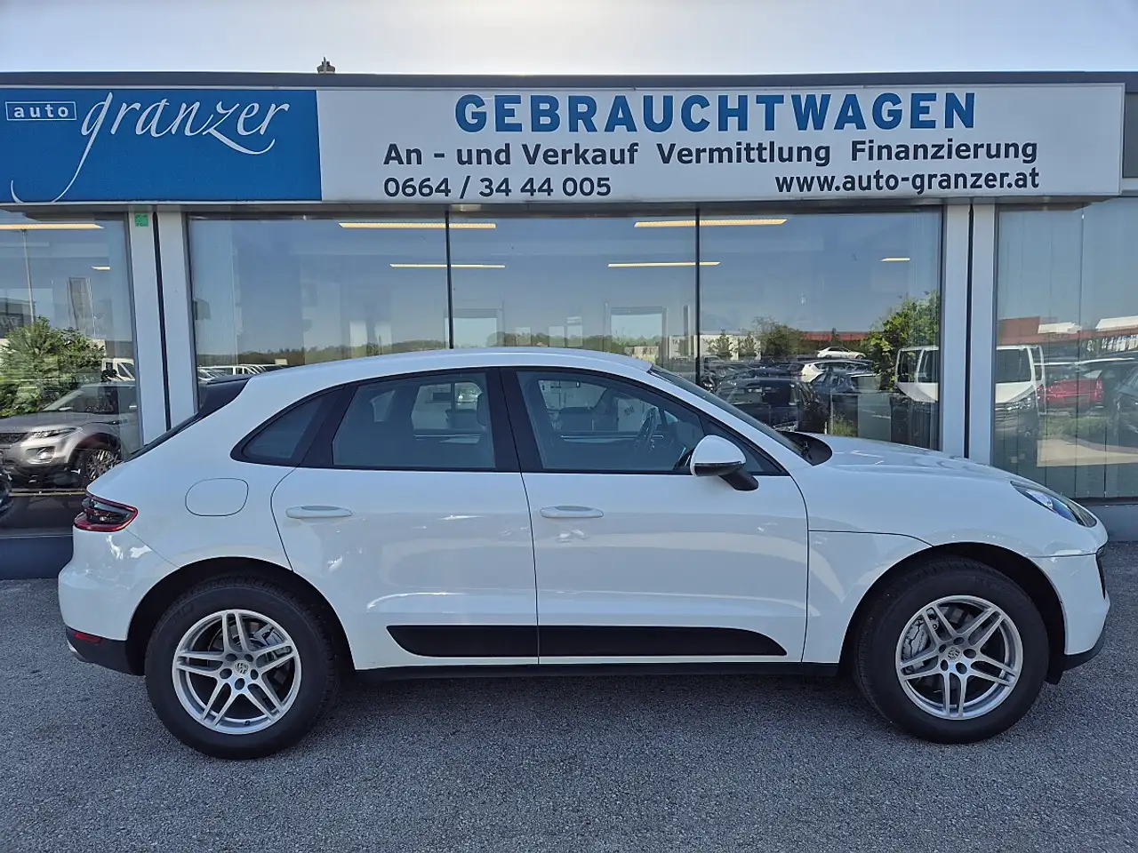 Porsche Macan S Diesel 3,0 DSG — photo 1 of 15