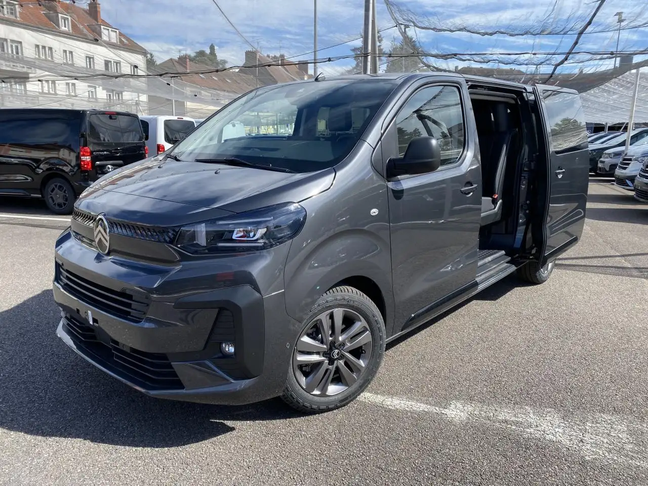 Citroen Jumpy III (2) CABINE APPROFONDIE XL 5PL 2.2 BLUEHDI 180 S\u0026S EAT8 CUIR / CAMERA / MAIN LIBRE — photo 1 of 15