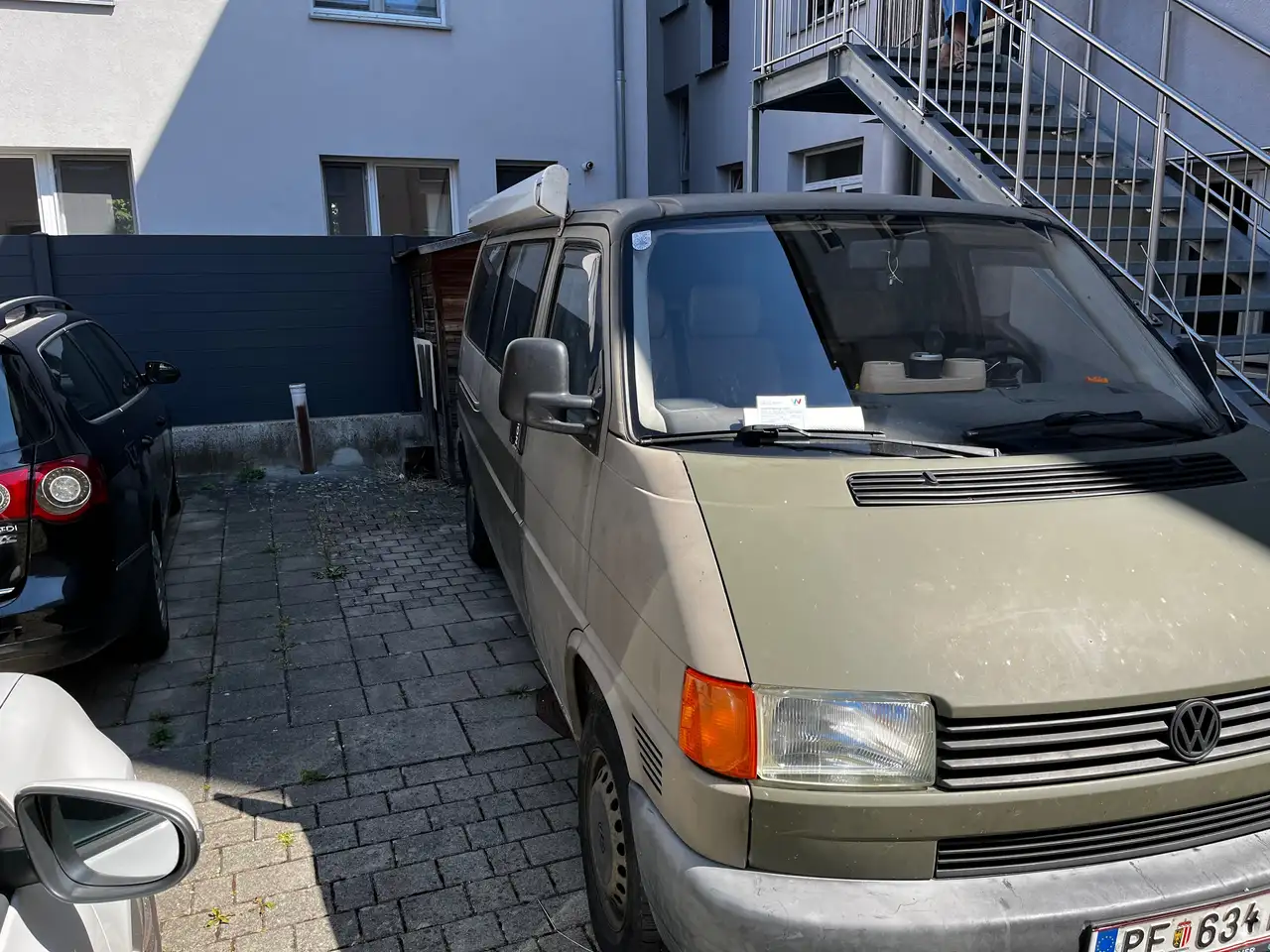 Volkswagen T4 2,4l Langer Radstand — photo 1 of 31