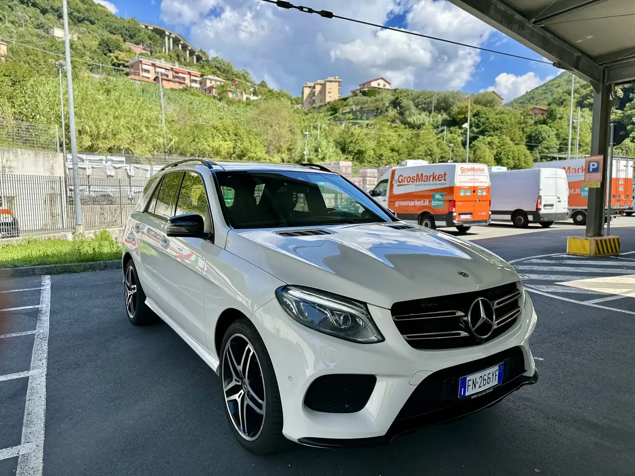 Mercedes-Benz GLE 350 d Premium Plus (AMG Package) 4matic — photo 1 of 12