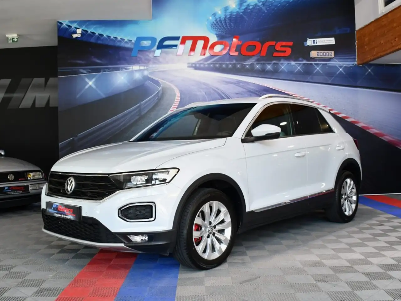 Volkswagen T-Roc Carat 2.0 TDI 150 DSG 4Motion GPS Virtual Mode Car Play Attelage Hayon Front Lane Caméra JA 17 — photo 1 of 33