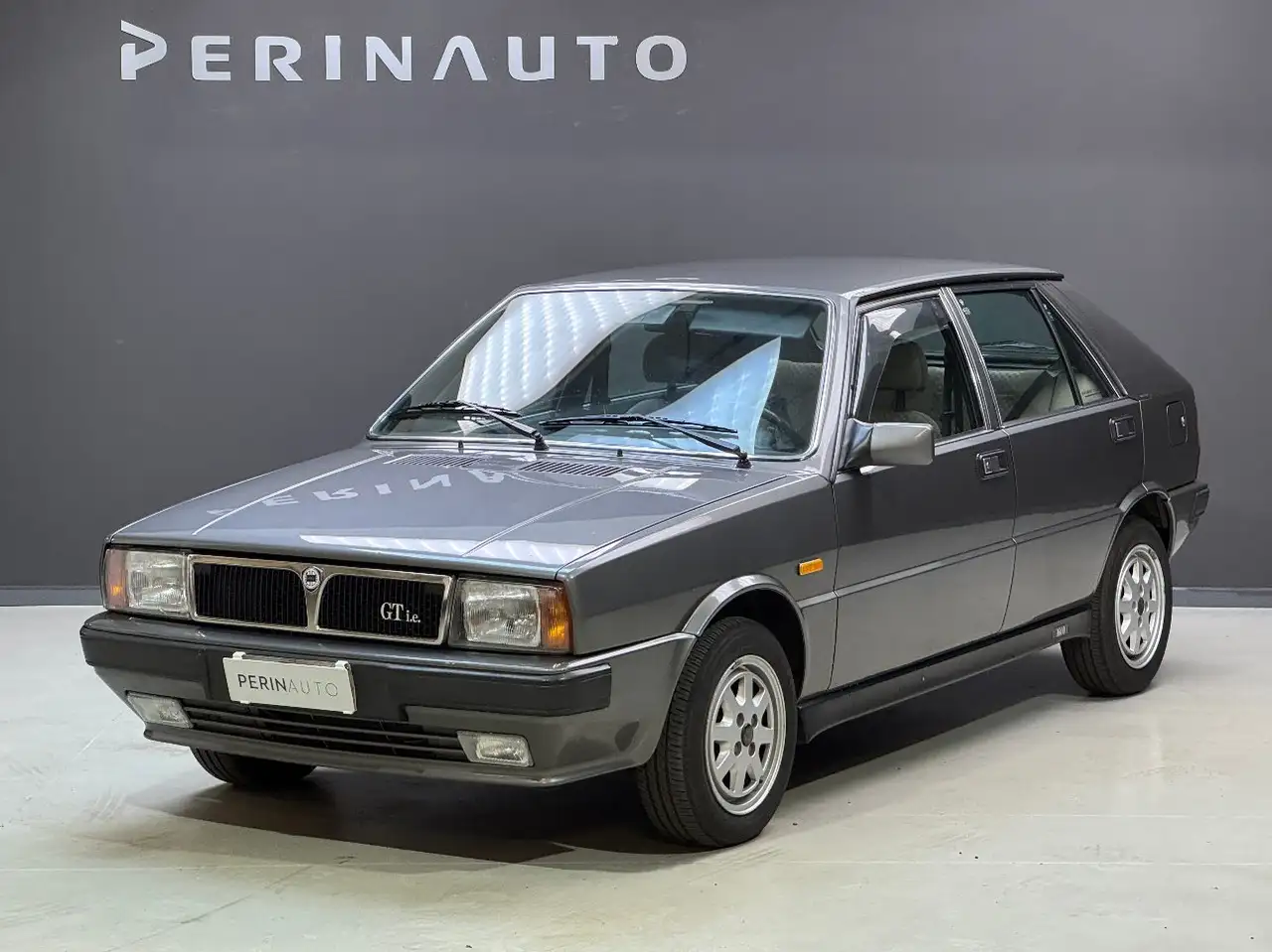 Lancia Delta Delta 1.6 ie GT — photo 1 of 15