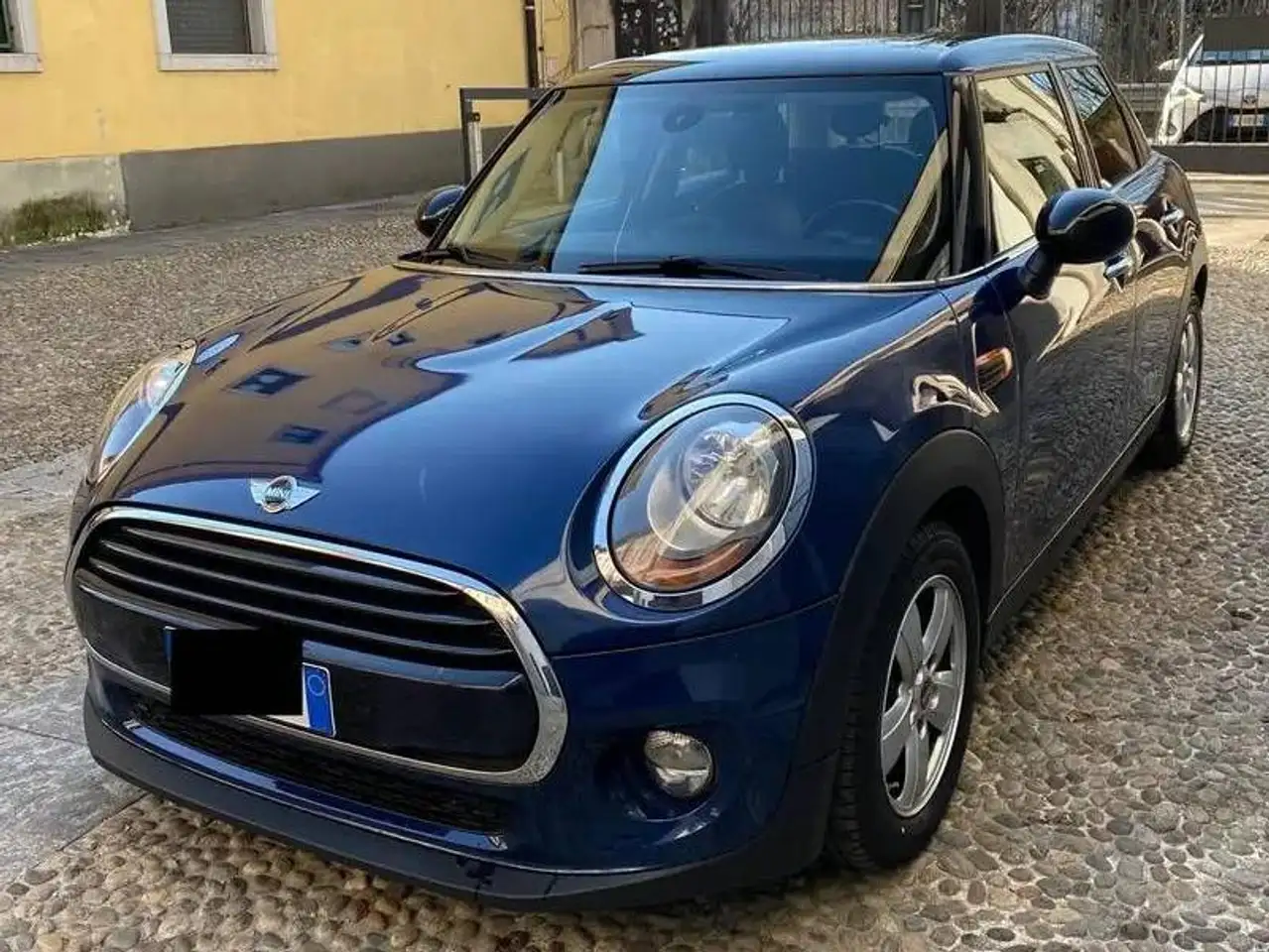 MINI Cooper D Mini 1.5 Cooper D Boost 5p — photo 1 of 9