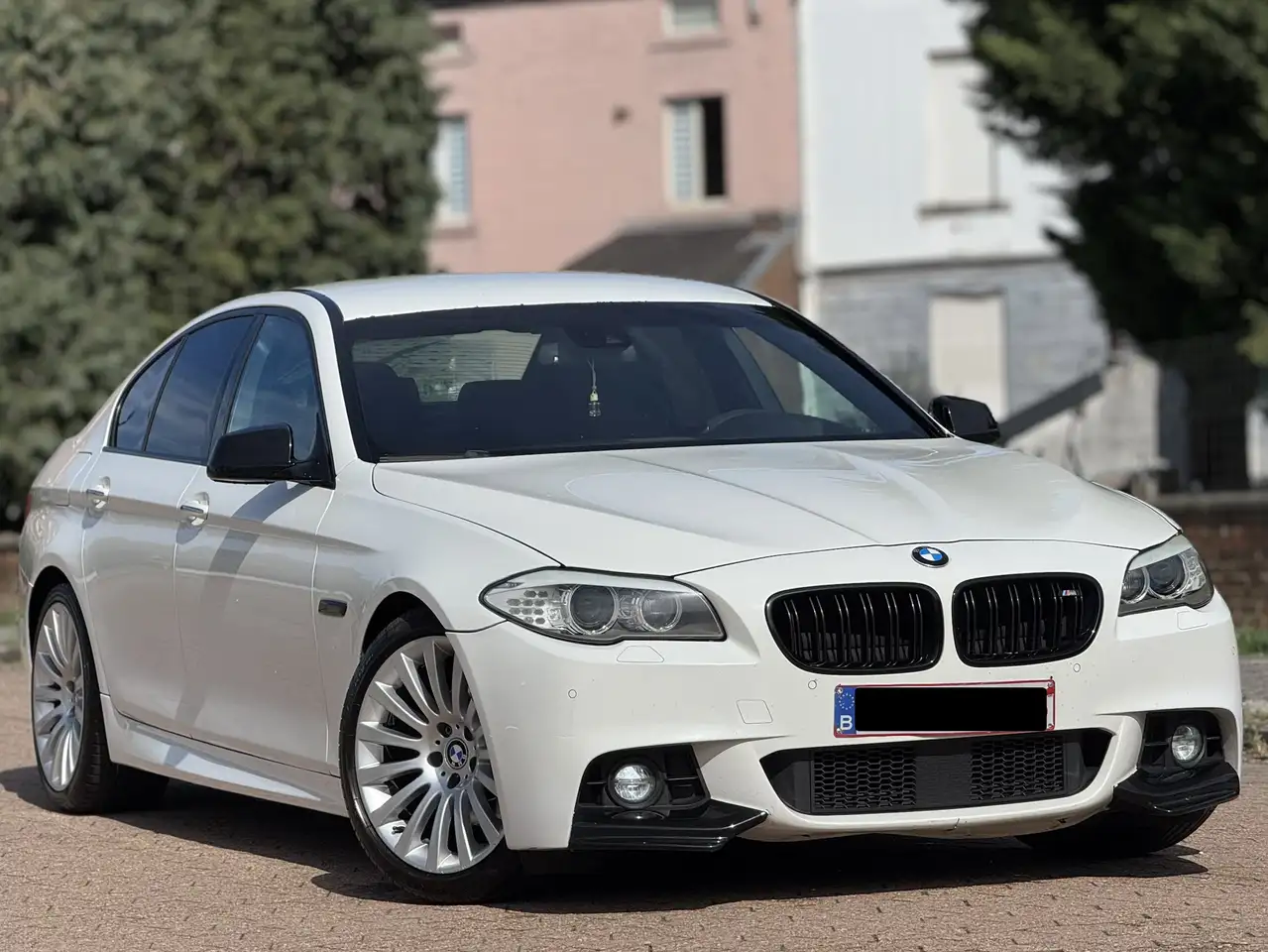 BMW 520 520d Pack M Full Option — photo 1 of 12