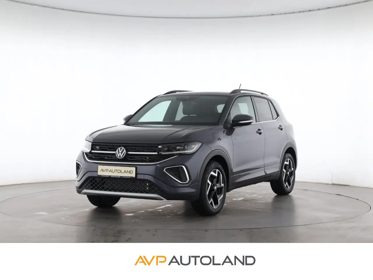Volkswagen T-Cross 1.5 TSI DSG R-Line | AHK | NAVI | LED — photo 1 of 15