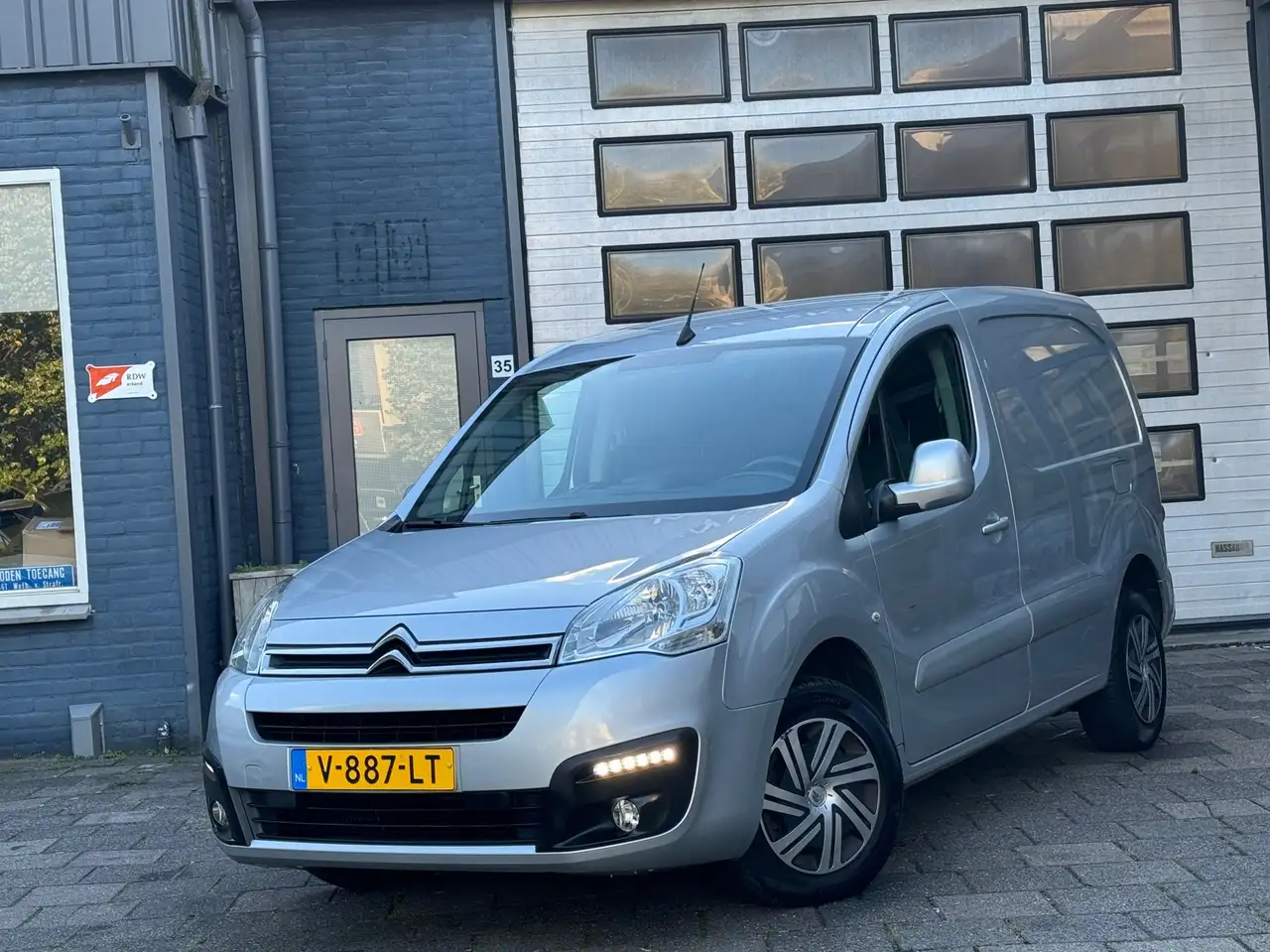 Citroen Berlingo 1.6 BlueHDI 75 Business | Airco | Cruise | Navi | — photo 1 of 17