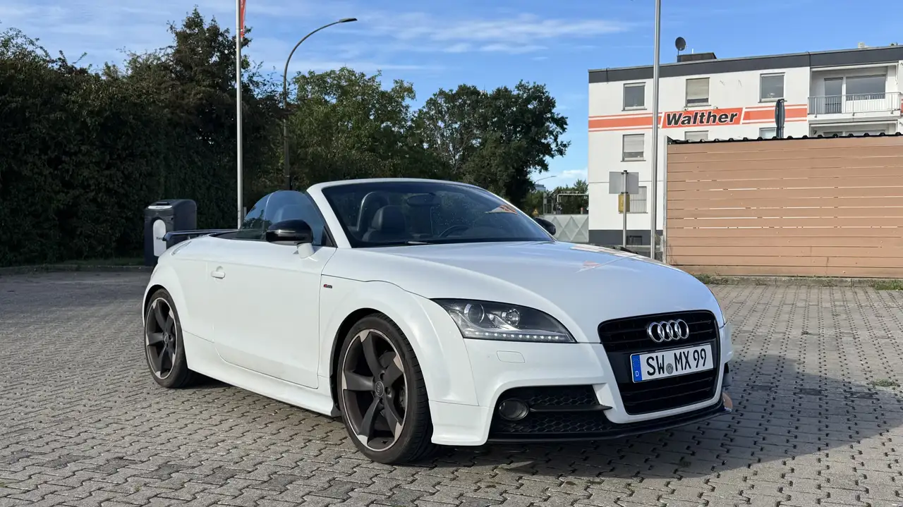 Audi TT 1.8 TFSI S-Line Competition Paket — photo 1 of 17