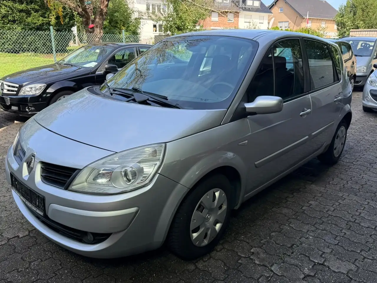 Renault Scenic 1.6-1.Hand-Klima-Scheckheft-Alwetter-Tüv — photo 1 of 22