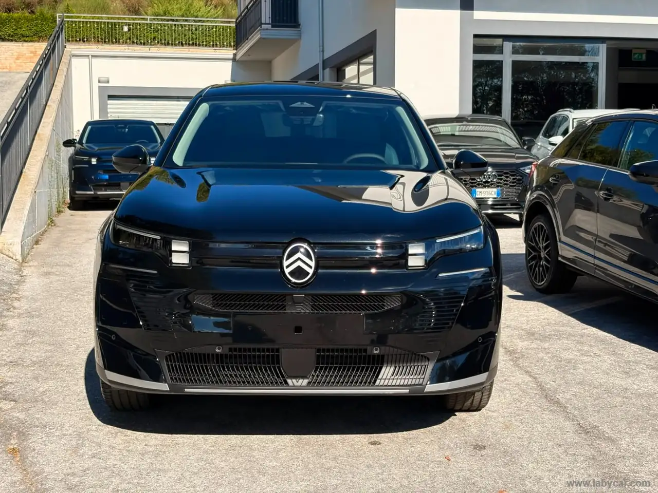 2026 Citroen C5 Aircross Hybrid 145 e-DCS6 Plus, photograph 2