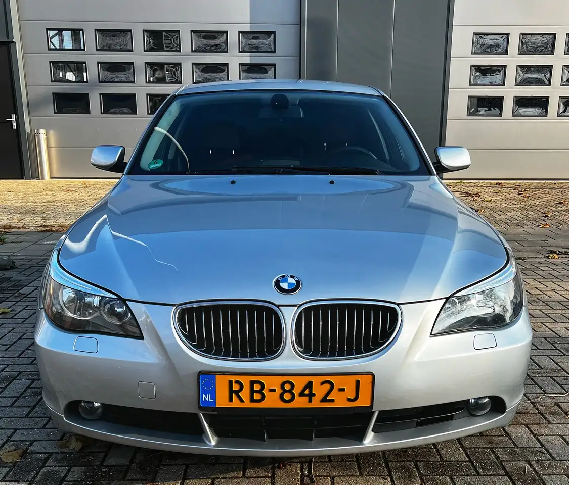 BMW 525 BMW 525i E60– nieuwe APK – rijdt goed — photo 1 of 6