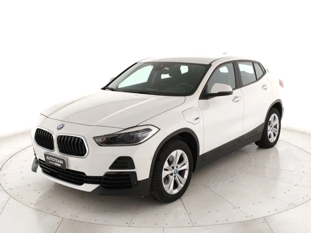 BMW X2 xdrive25e Business X auto — photo 1 of 15