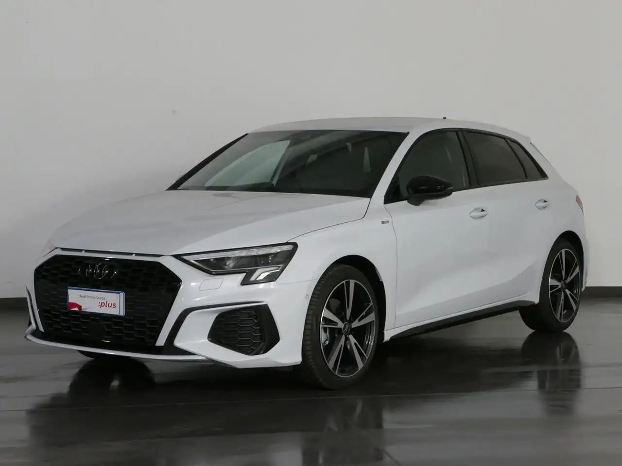 Audi A3 sportback 35 1.5 tfsi mhev s line edition s-tronic — photo 1 of 15