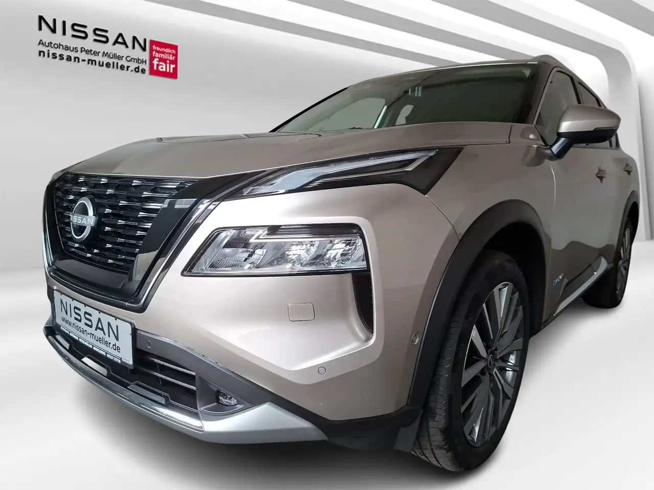 Nissan X-Trail 1.5 VC-T e-POWER 4x2 Tekna+ 5 Sitze 20'' — photo 1 of 29