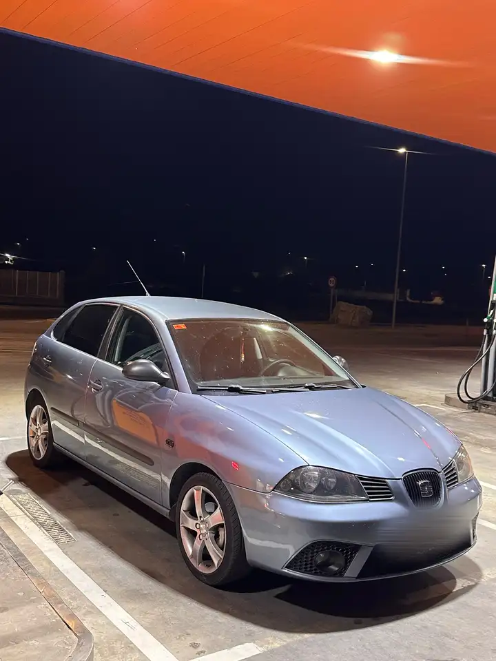 SEAT Ibiza 1.4 TDI 70cv — photo 1 of 7