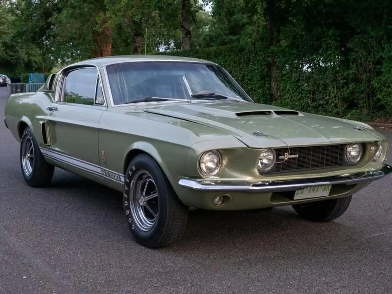 Ford Mustang Shelby GT500 — photo 1 of 32