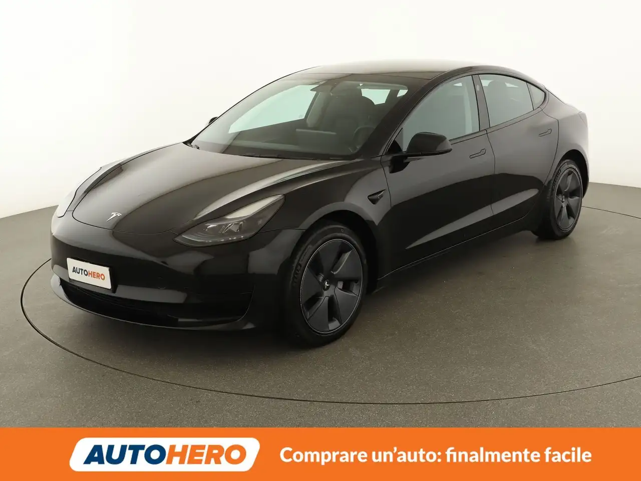Tesla Model 3 Standard Range — photo 1 of 26