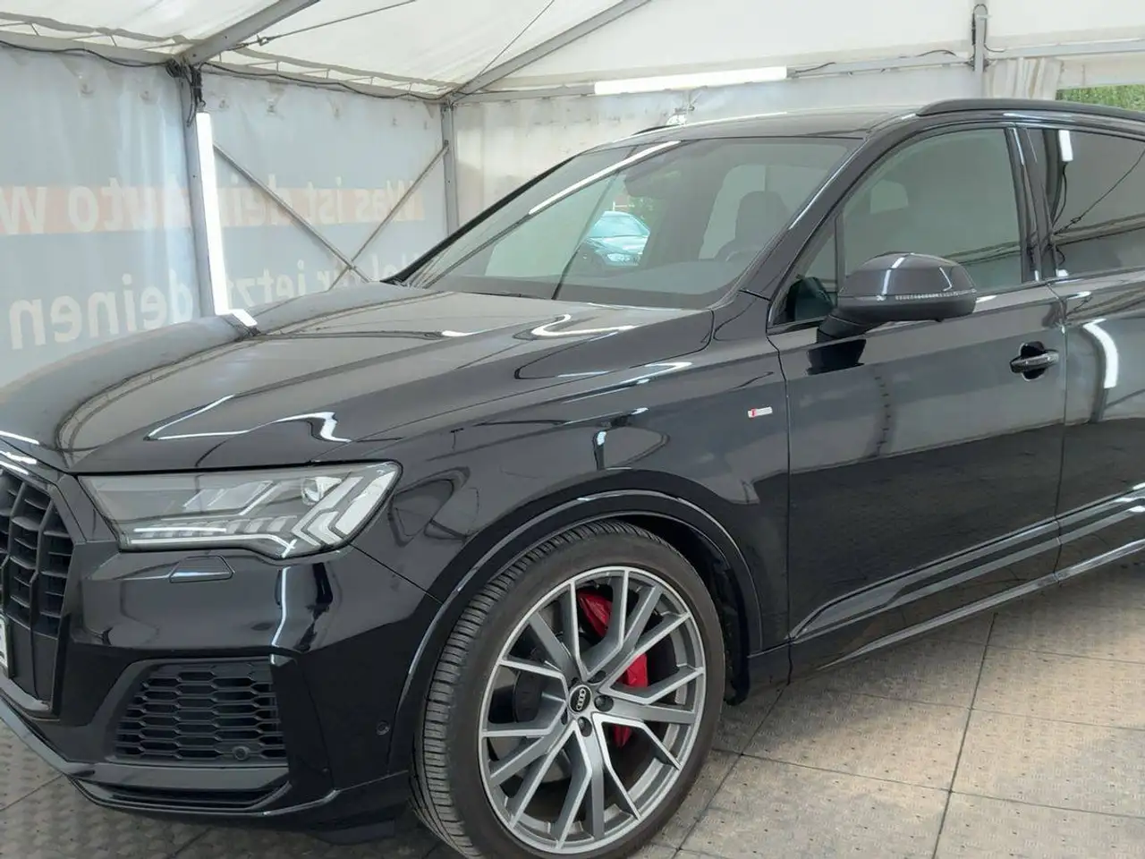 Audi Q7 60 TFSI e quattro S line — photo 1 of 10