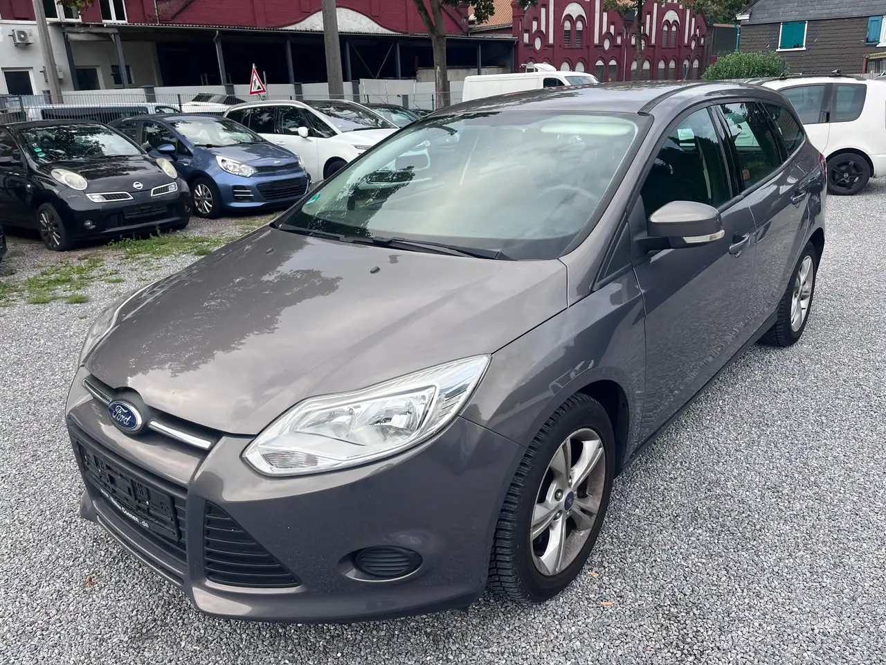 Ford Focus Trend — photo 1 of 18