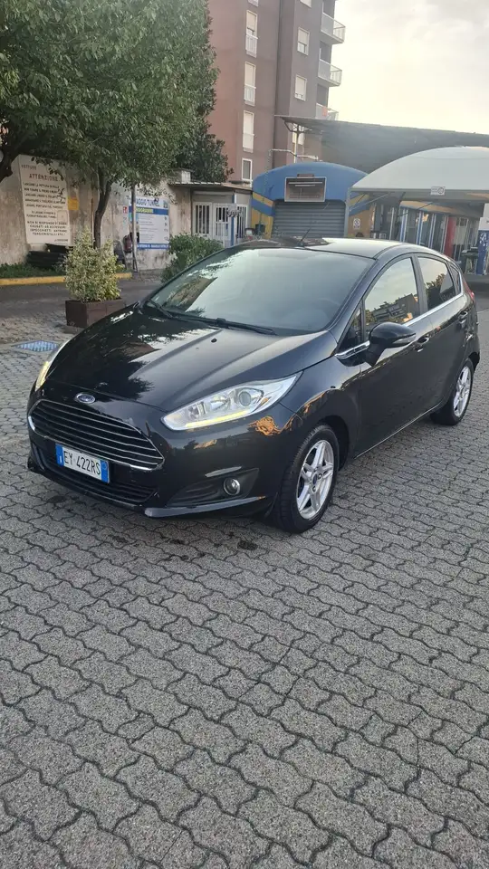 Ford Fiesta 5p 1.5 tdci Titanium 75cv — photo 1 of 10