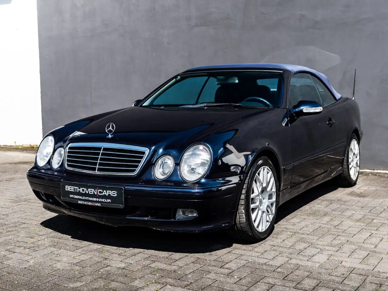 Mercedes-Benz CLK 230 K AVANTGARDE TÜV SERVICE NEU — photo 1 of 40