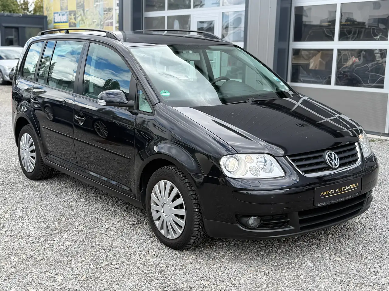 Volkswagen Touran 16 FSI Highline | 1Vorhalter | AUTOMATIK | erst 128tkm | TÜV | KLIMA | BiXenon | — photo 1 of 15
