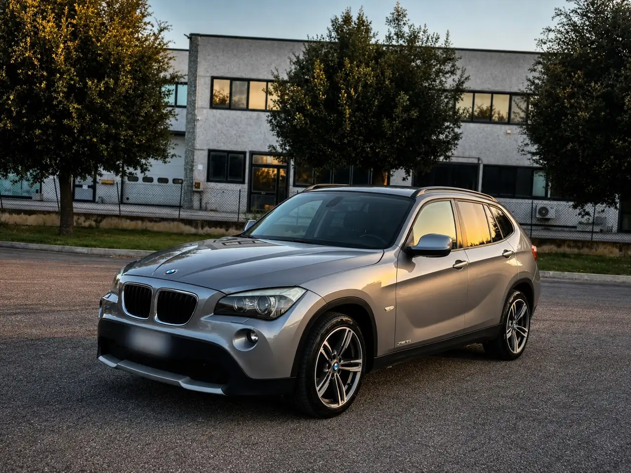 BMW X1 xdrive 18d cambio automatico — photo 1 of 9