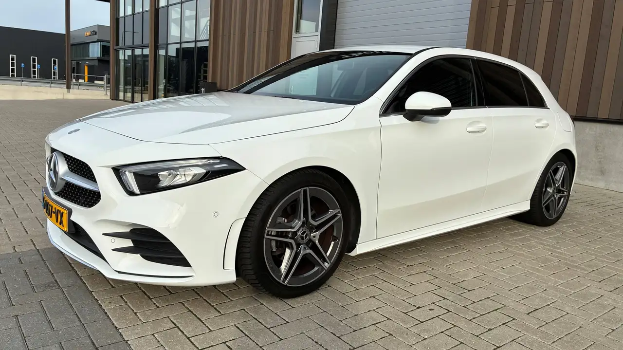 Mercedes-Benz A 180 Business Solution AMG | NL-AUTO | 1e eigenaar | DEALER ONDERHOUDEN | showroomconditie — photo 1 of 40