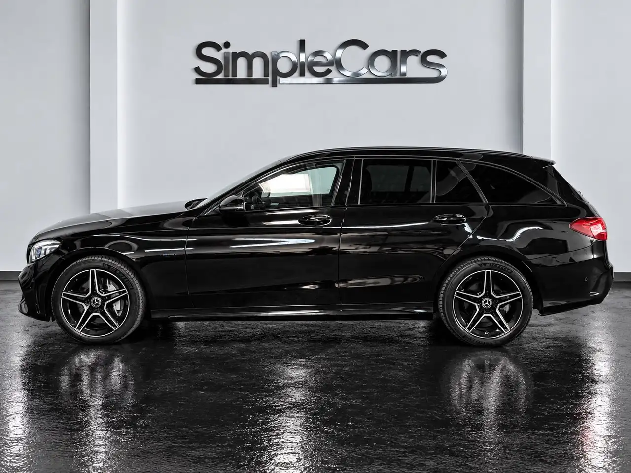 2021 Mercedes-Benz C 300 de AMG-LINE Night Edition, photograph 2