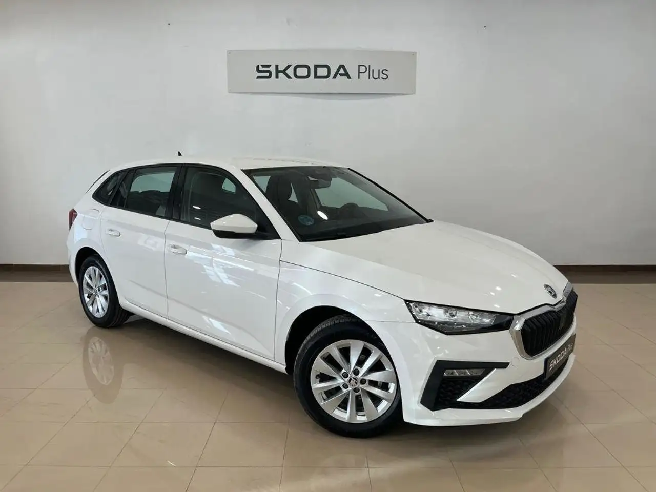 Skoda Scala 1.0 TSI Essence 70kW — photo 1 of 17