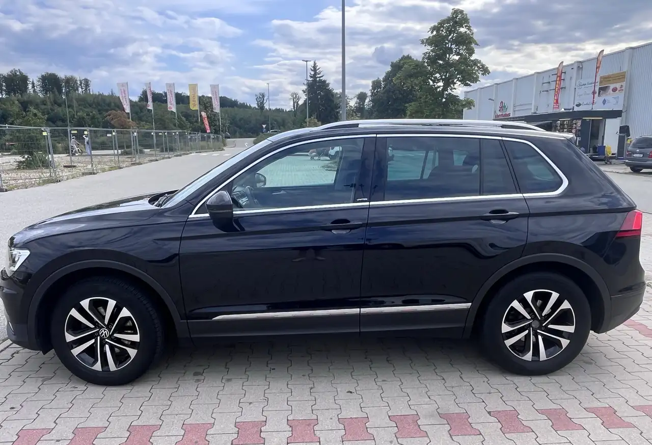 Volkswagen Tiguan Comfortline — photo 1 of 9