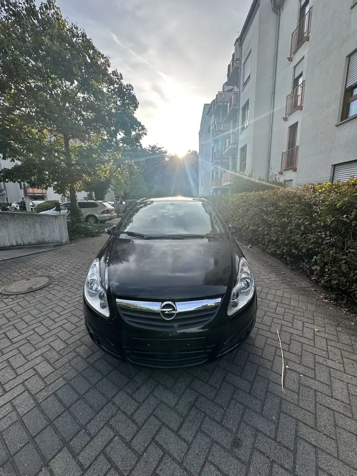 Opel Corsa 1.2 TÜV 06/2028 — photo 1 of 12