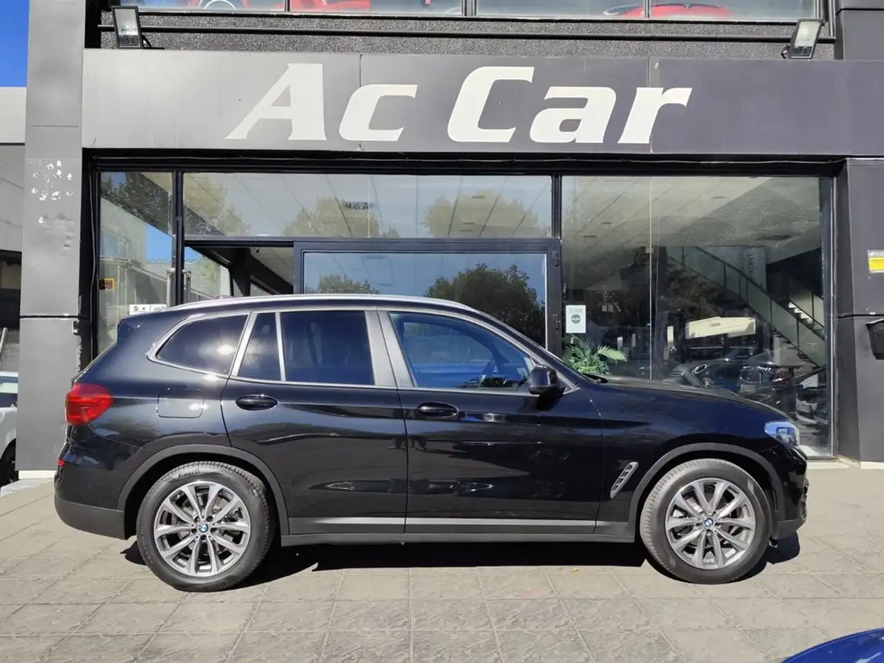 BMW X3 xDrive20d — photo 1 of 15