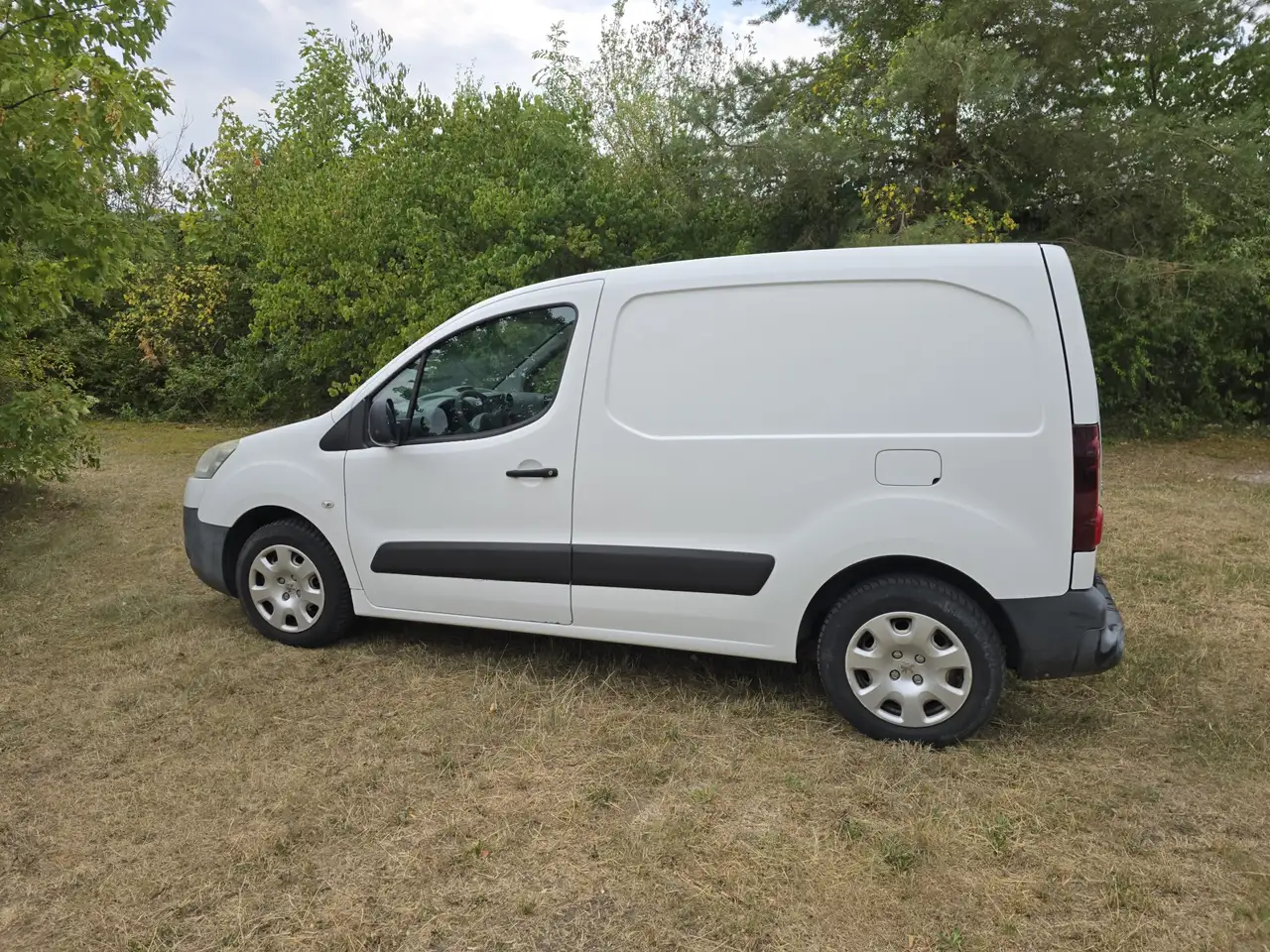 Peugeot Partner 1.6 HDi 75 L1 FAP Komfort — photo 1 of 10