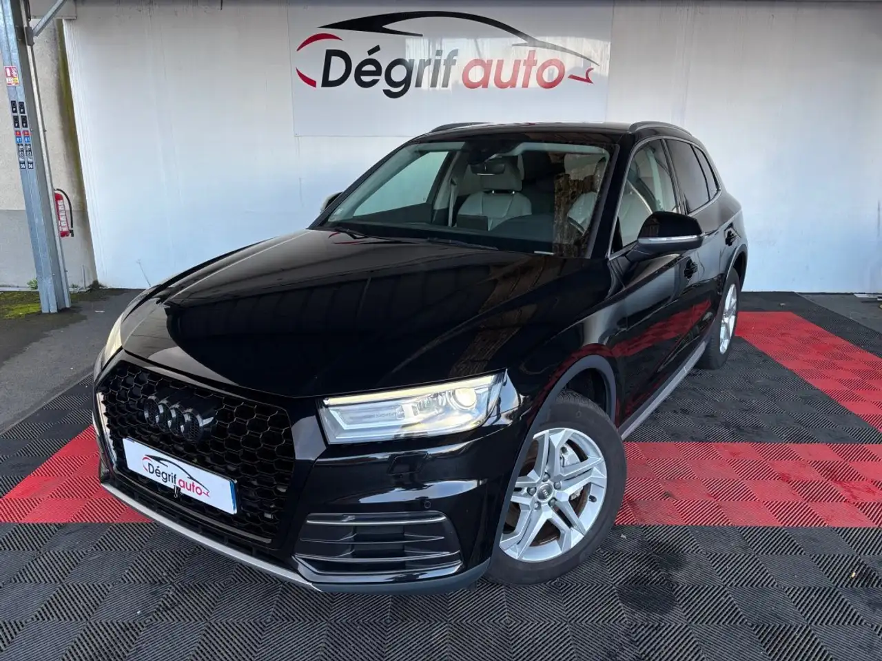 Audi Q5 2.0 TDI 190 S tronic 7 Quattro Design Luxe — photo 1 of 31