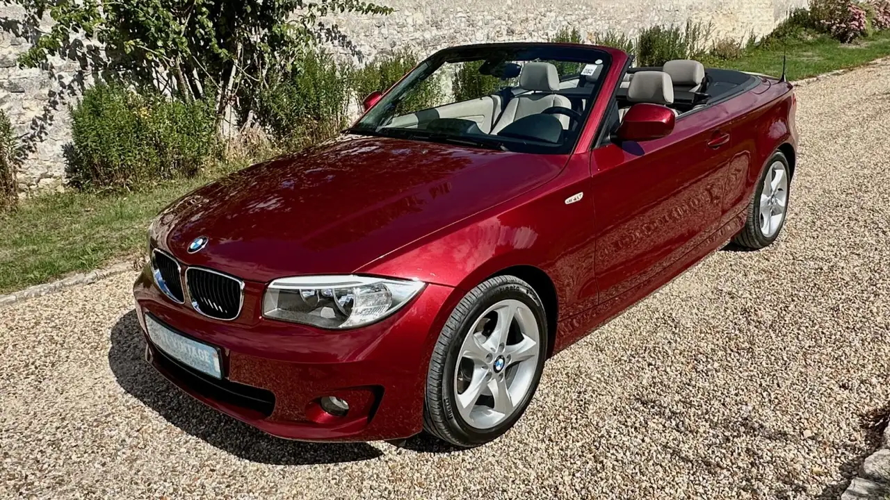 BMW 118 118i cabriolet 2011 — photo 1 of 40