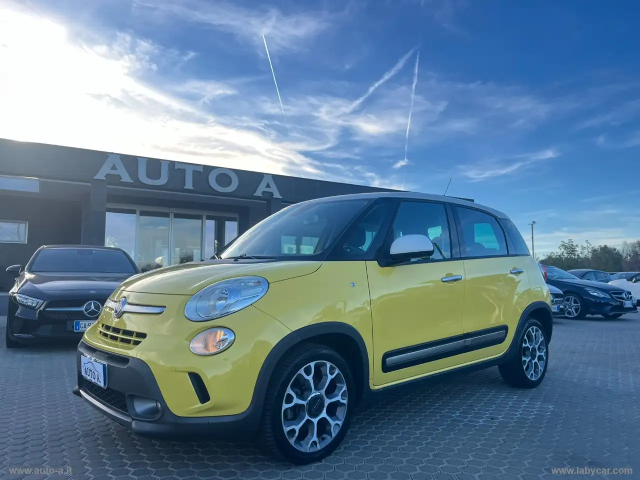 Fiat 500L 1.6 MJT 105 CV Trekking — photo 1 of 15