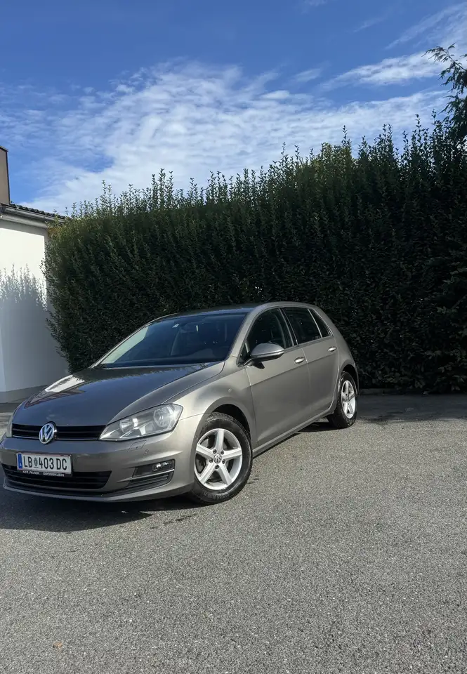 Volkswagen Golf 1.6 TDI BlueMotion Technology DSG Comfortline — photo 1 of 9