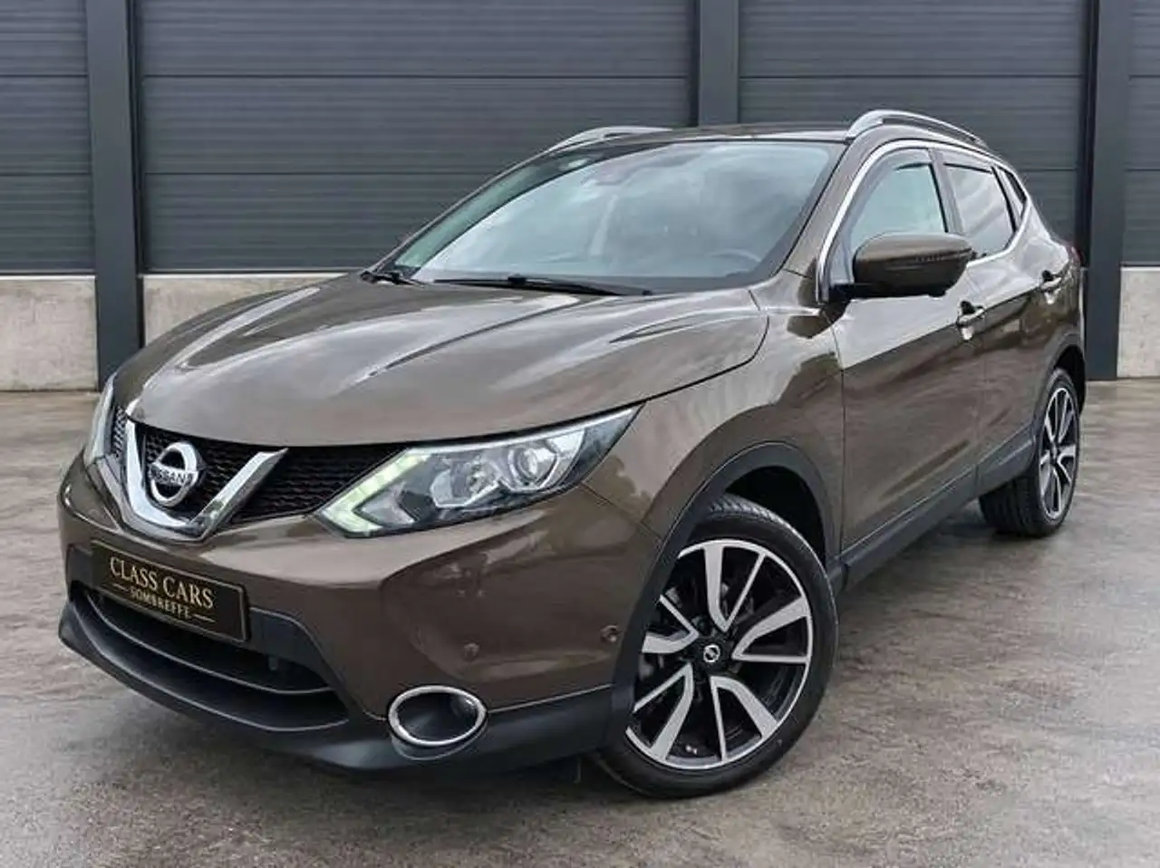 Nissan Qashqai 1.2 DIG-T 2WD Acenta Xtronic AUTO / CAM360 / PANO / CARNET COMPLET / EURO 6B (LEZ 2030) — photo 1 of 4