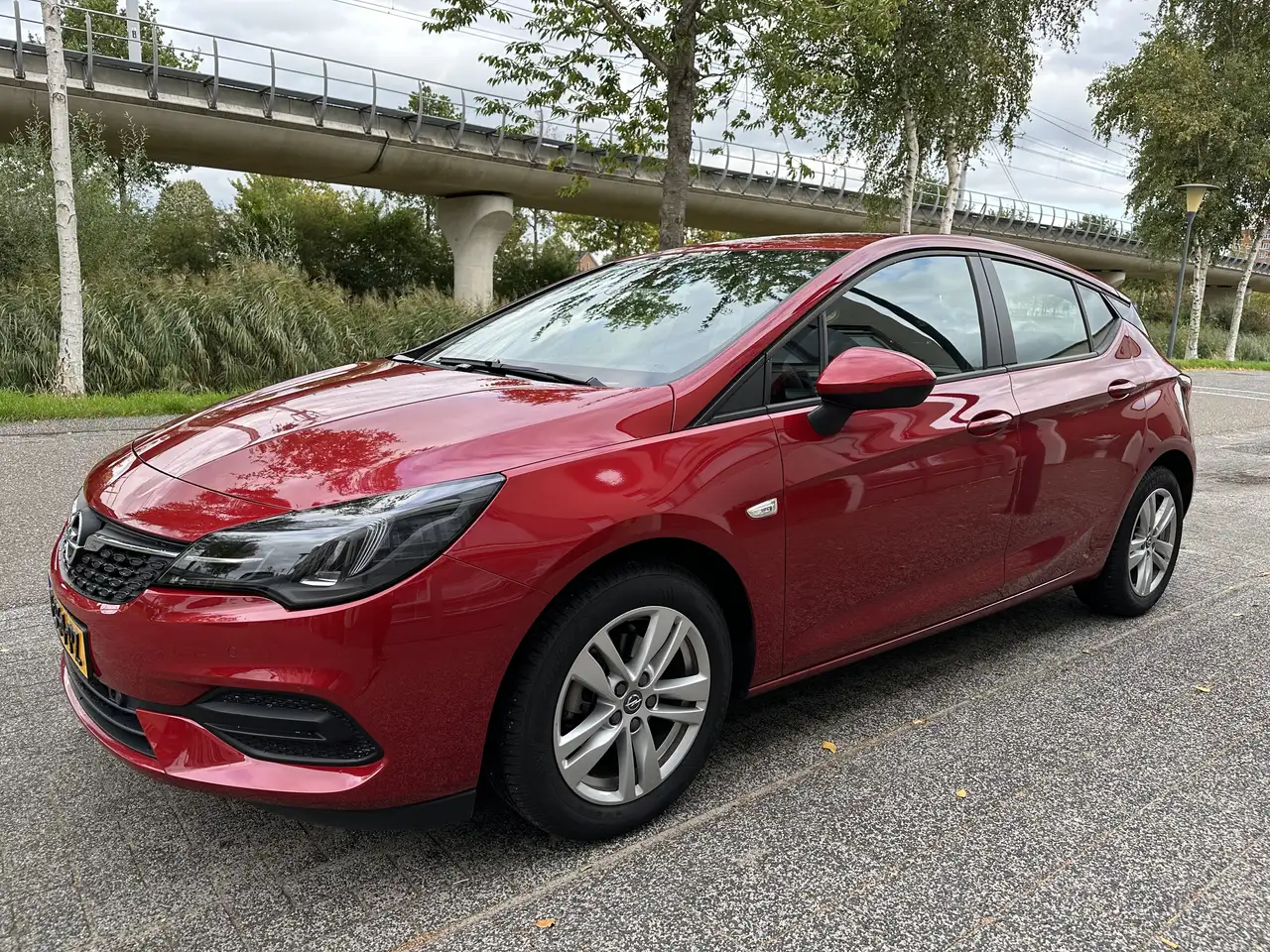 Opel Astra 1.2 Bns Edition — photo 1 of 8