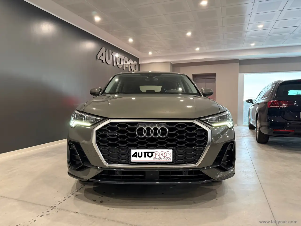 Audi Q3 SPB 40 TDI qu- S tr. Business Plus — photo 1 of 15