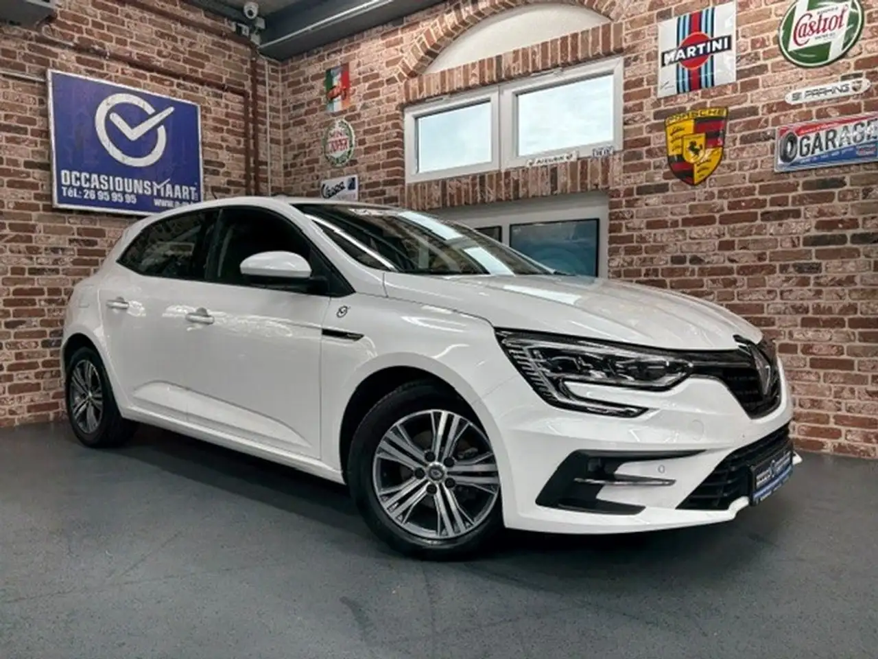 Renault Megane Megane 1.3 TCE 140cv EQUILIBRE — photo 1 of 8