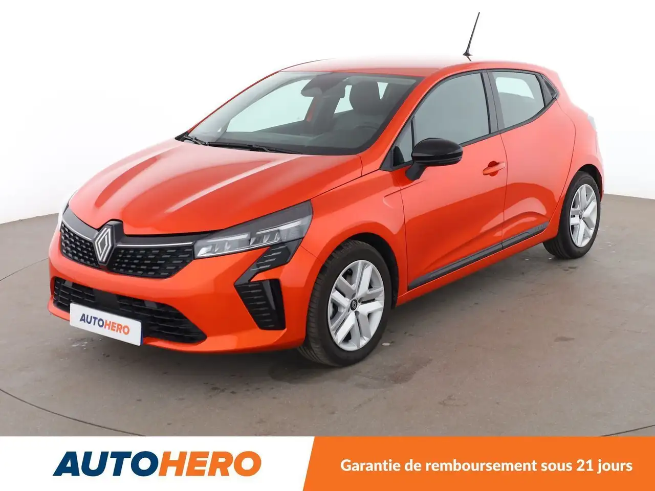 Renault Clio 1.6 E-Tech Full Hybrid GSR2 Evolution — photo 1 of 28