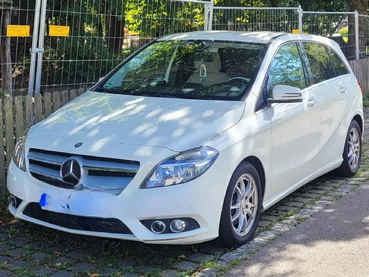 Mercedes-Benz B 200 CDI Sport Paket — photo 1 of 2