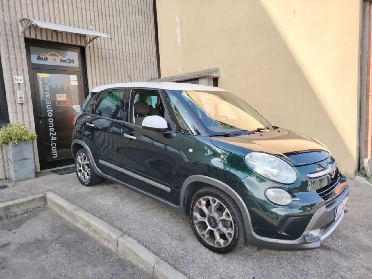 Fiat 500L 1.6 Multijet 105 CV Trekking PREZZO REALE — photo 1 of 18