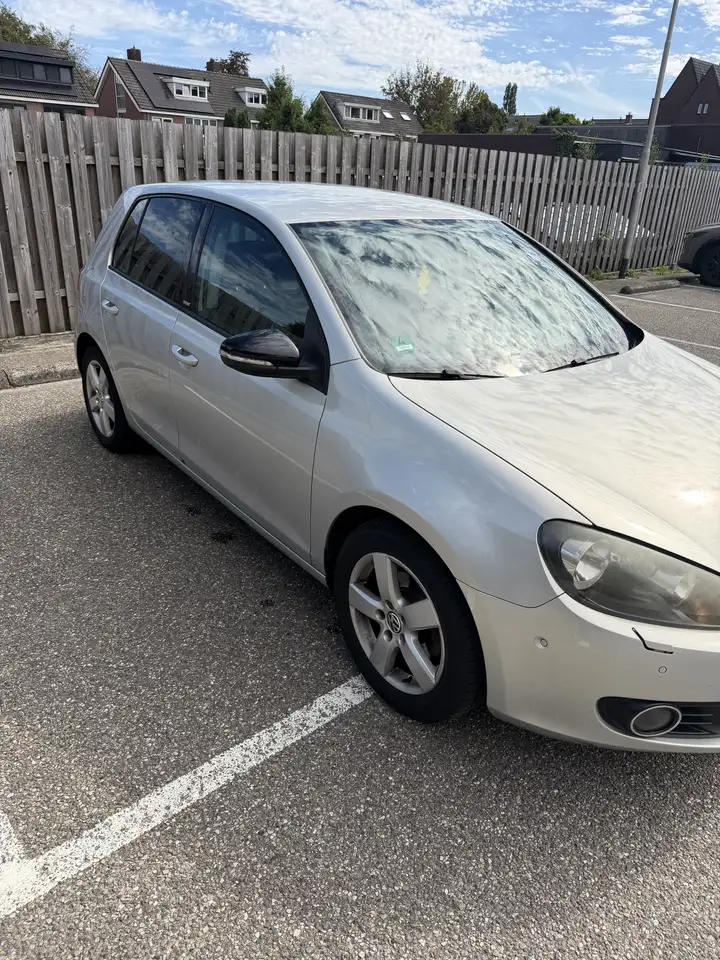 Volkswagen Golf 1.2 TSI Trendline — photo 1 of 16