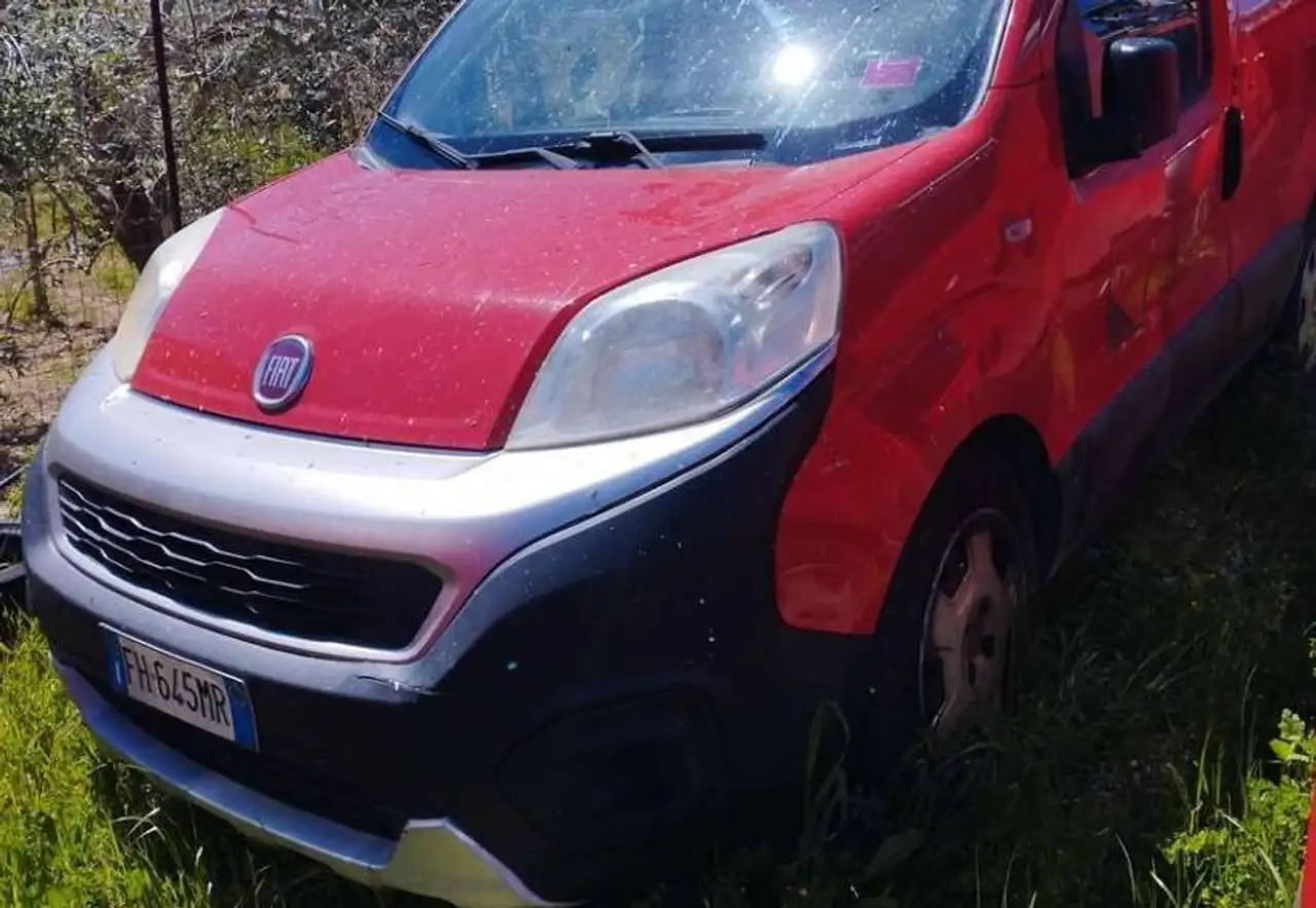 2017 Fiat Fiorino 1.3 MJT 95CV Furgone Adventure E6 - FH645MR, photograph 2